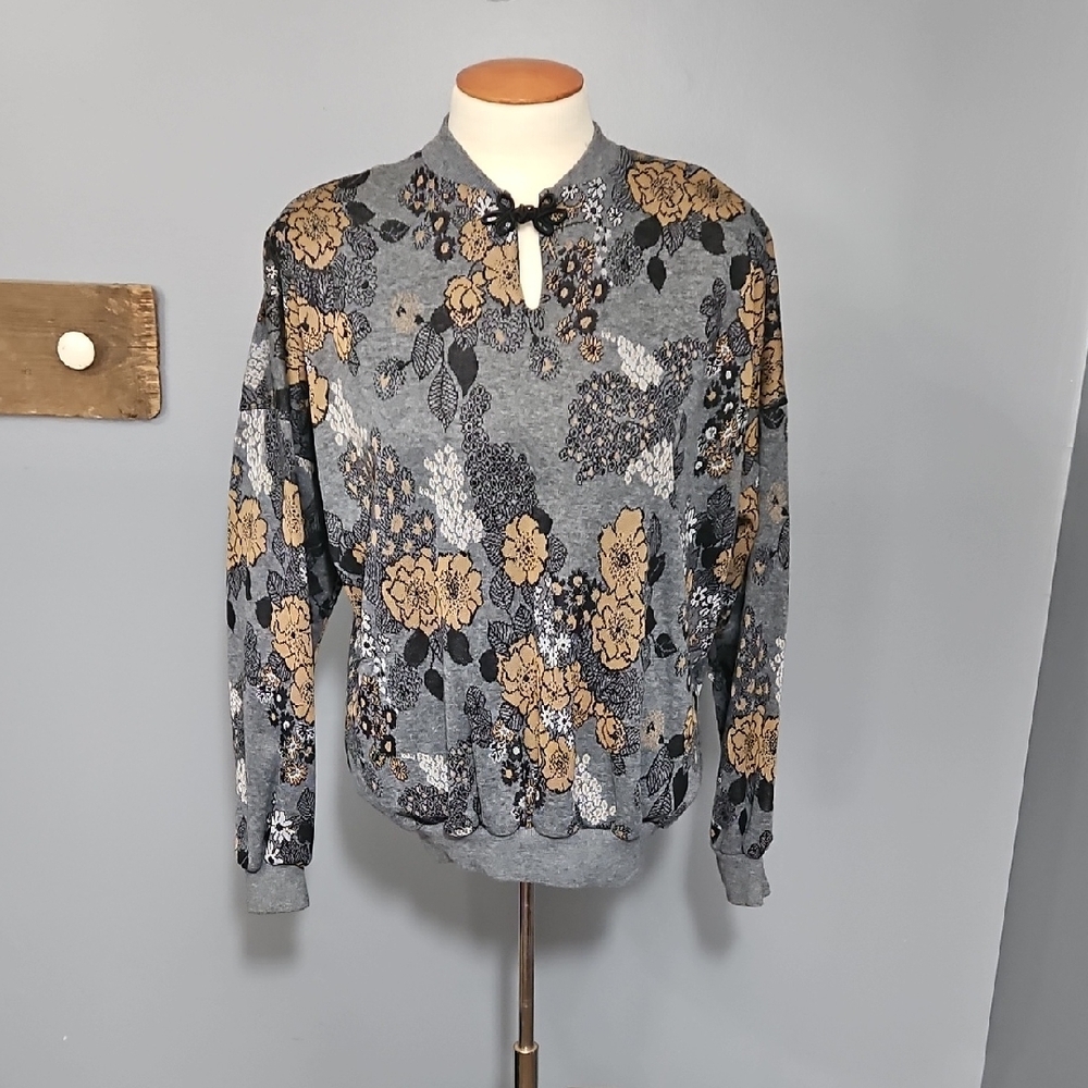 Season Ticket, Vintage Floral , Keyhole Neckline, Size Small